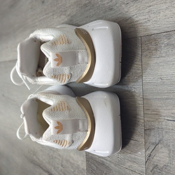 Adidas Swift Run 22 Women’s Size 6.5 - Picture 4 of 8